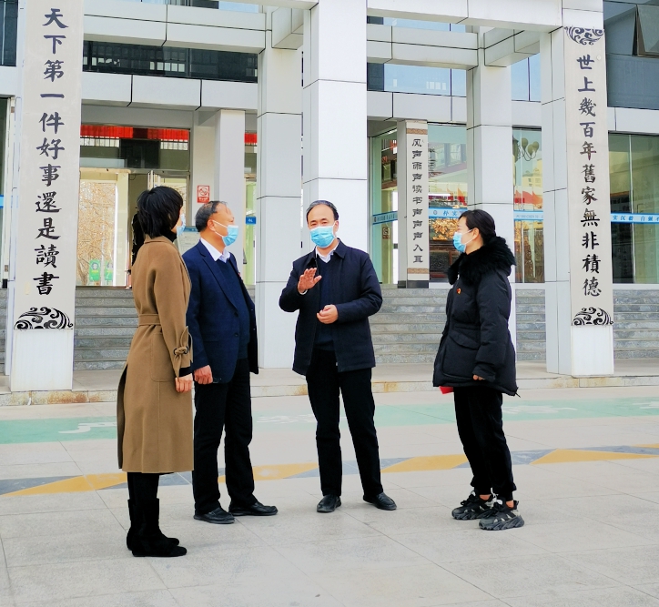 冯芳喜走访慰问我市专家人才代表